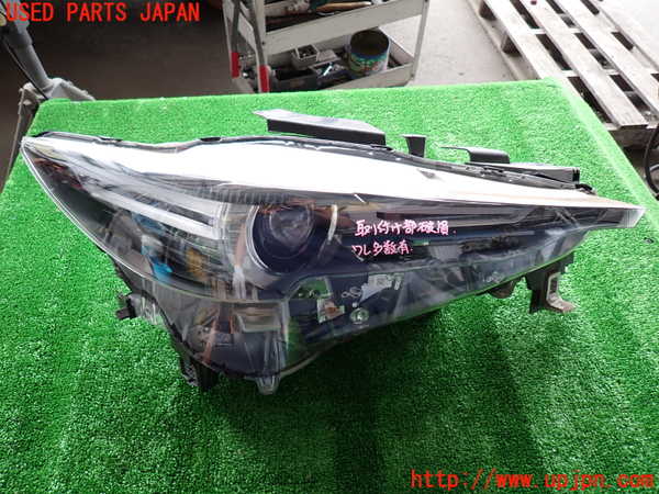 2UPJ-28811130]CX-8(KG2P)右ヘッドライト LED (ジャンク品) 中古_m0001.jpg