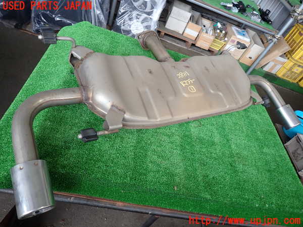 2UPJ-28812671]CX-8(KG2P)リアマフラー1 中古_m0001.jpg