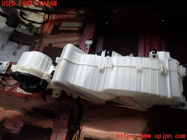 5UPJ-28816082]CX-8(KG2P)エバポレーター2 中古_m0001.jpg