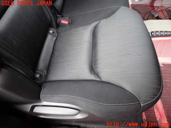 5UPJ-28817145]CX-8(KG2P)右2列目シート 中古_m0002.jpg