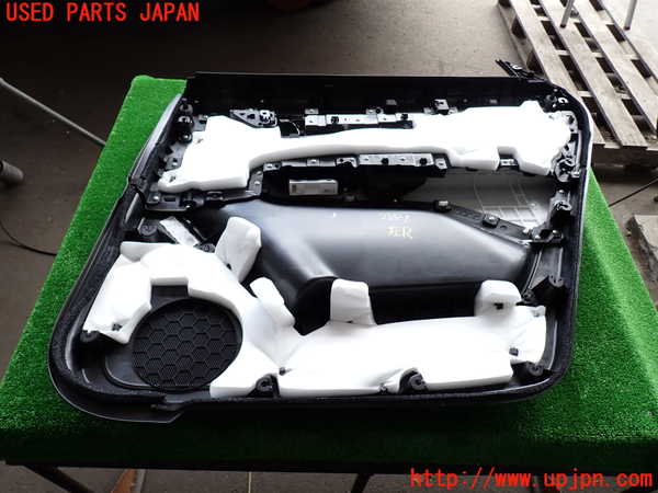 2UPJ-28811324]CX-8(KG2P)左後ドア内張り 中古_m0005.jpg