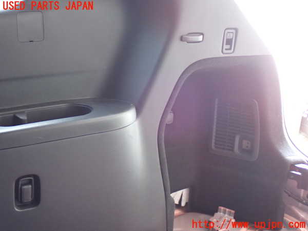 2UPJ-28817675]CX-8(KG2P)右リアピラートリム 中古_m0004.jpg