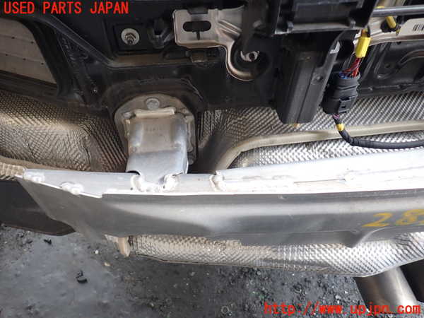 5UPJ-28821614]ポルシェ・ケイマンS(981MA123)リアバンパーホースメント 中古_m0002.jpg