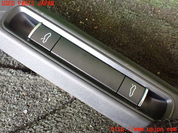 1UPJ-28826308]ポルシェ・ケイマンS(981MA123)スイッチ3 (ボンネット＆バックドアオープナー) 中古_m0002.jpg