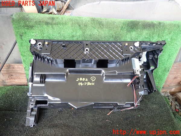 1UPJ-28827516]ポルシェ・ケイマンS(981MA123)グローブボックス1 中古_m0003.jpg