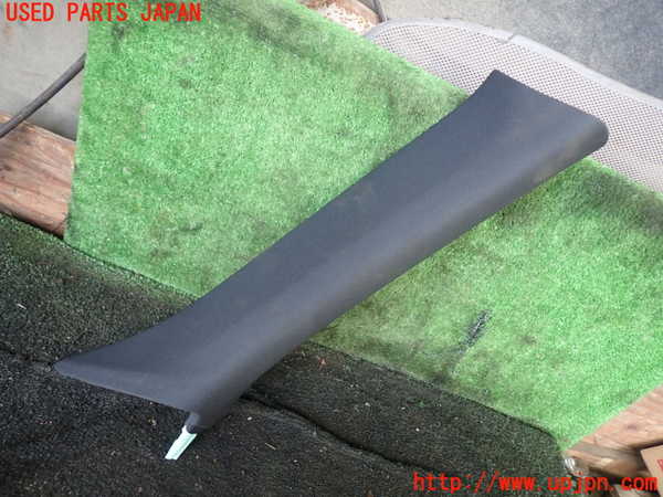 5UPJ-28827655]ポルシェ・ケイマンS(981MA123)右フロントピラートリム 中古_m0001.jpg