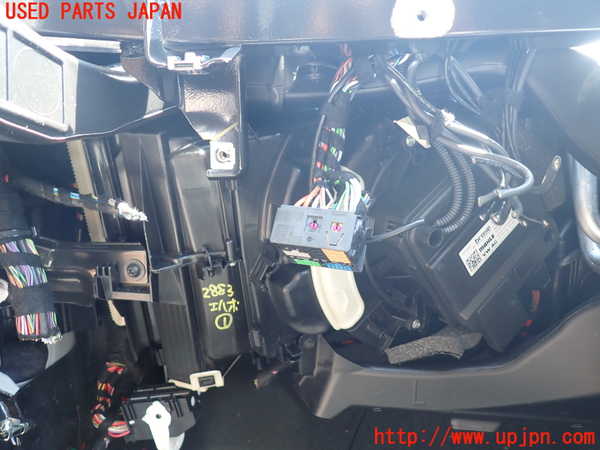 1UPJ-28836081]アウディ・A7 スポーツバック(F2DKNS)エバポレーター1 中古_m0003.jpg