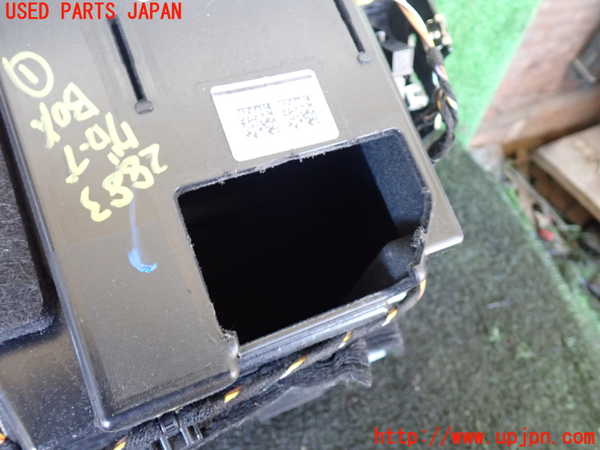 1UPJ-28837516]アウディ・A7 スポーツバック(F2DKNS)グローブボックス1 中古_m0004.jpg