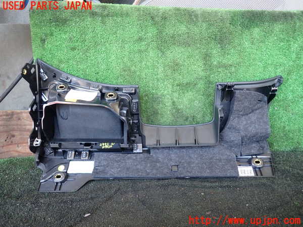 1UPJ-28837841]アウディ・A7 スポーツバック(F2DKNS)小物入れ1 中古_m0003.jpg