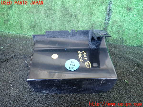 1UPJ-28837842]アウディ・A7 スポーツバック(F2DKNS)小物入れ2 中古_m0002.jpg