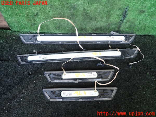 1UPJ-28837740]アウディ・A7 スポーツバック(F2DKNS)スカッフプレート 中古_m0004.jpg