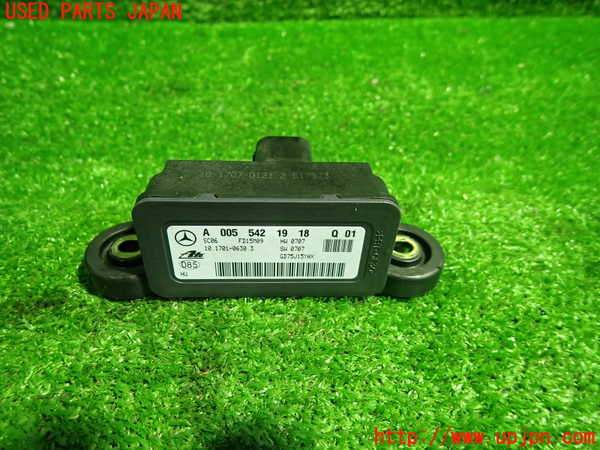1UPJ-28846382]ベンツ SLC180(172431)センサー2 中古 A0055421918_m0001.jpg