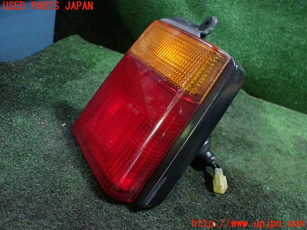 5UPJ-28851530]シティ カブリオレ(FA)右テールランプ 中古_m0001.jpg