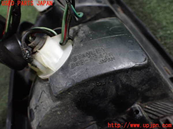 5UPJ-28851530]シティ カブリオレ(FA)右テールランプ 中古_m0004.jpg