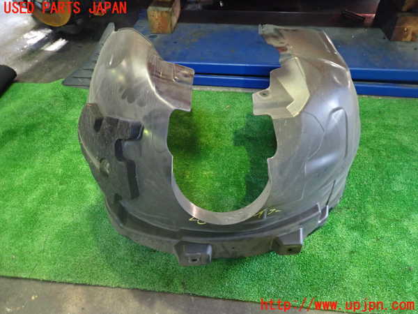 2UPJ-28861090]ボルボ・XC40(XB420TXCM)右前フェンダーライナー 中古_m0002.jpg