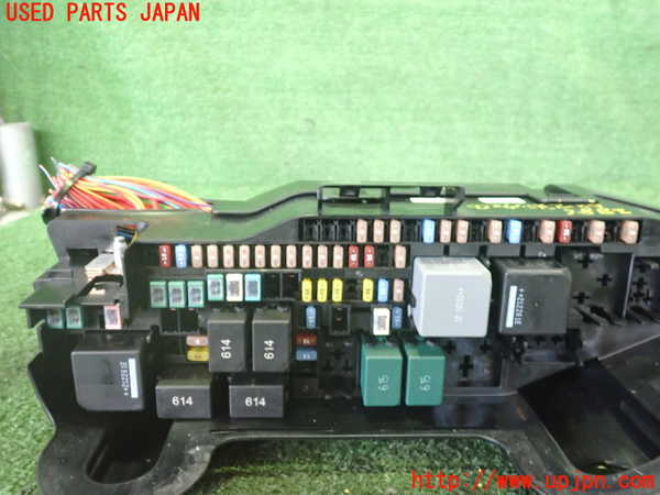 2UPJ-28866741]ボルボ・XC40(XB420TXCM)ヒューズボックス1 中古_m0004.jpg