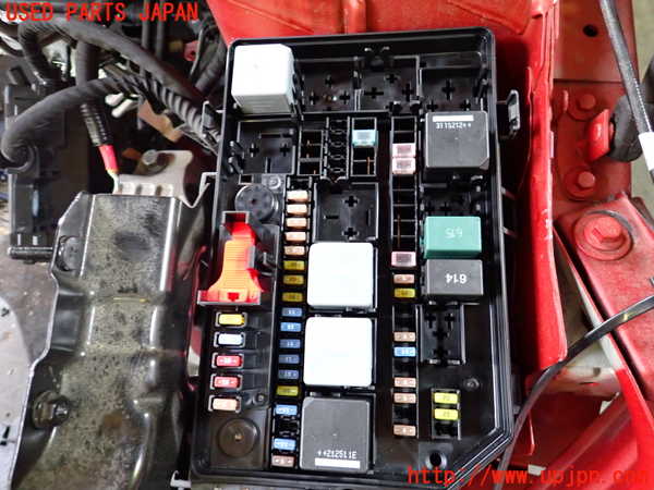 2UPJ-28866742]ボルボ・XC40(XB420TXCM)ヒューズボックス2 中古_m0003.jpg
