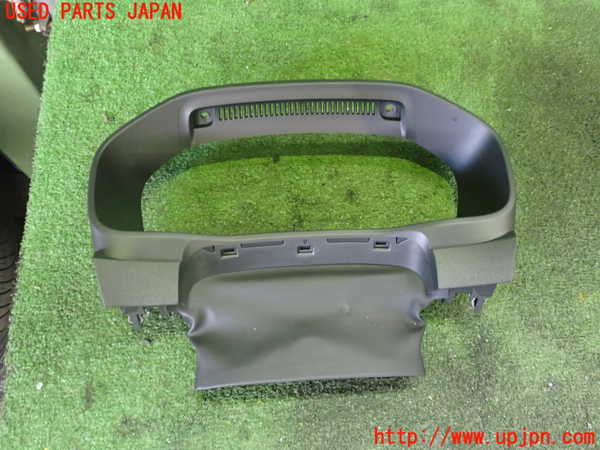 2UPJ-28867510]ボルボ・XC40(XB420TXCM)メーターフード 中古_m0001.jpg