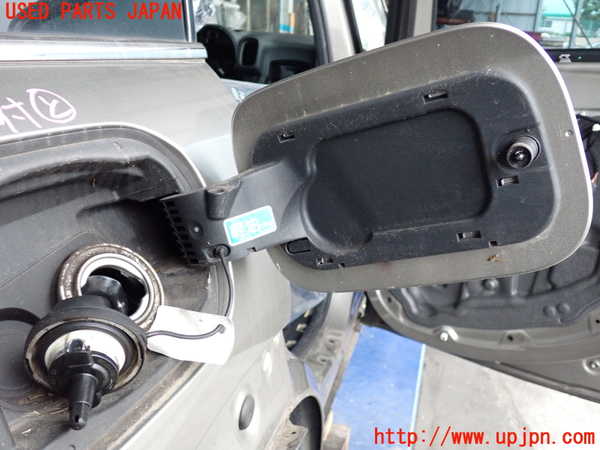 2UPJ-28871690]BMW ミニ(MINI)クーパーD クロスオーバー(YT20)フューエルリッド 中古 F60_m0002.jpg