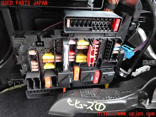2UPJ-28876741]BMW ミニ(MINI)クーパーD クロスオーバー(YT20)ヒューズボックス1 中古 F60_m0001.jpg