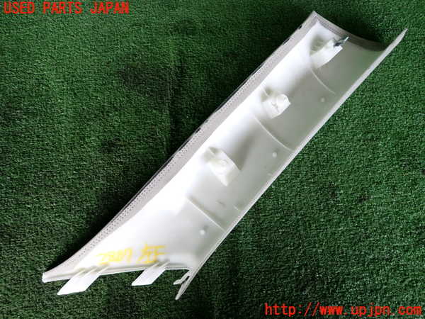2UPJ-28877660]BMW ミニ(MINI)クーパーD クロスオーバー(YT20)左フロントピラートリム 中古 F60_m0002.jpg