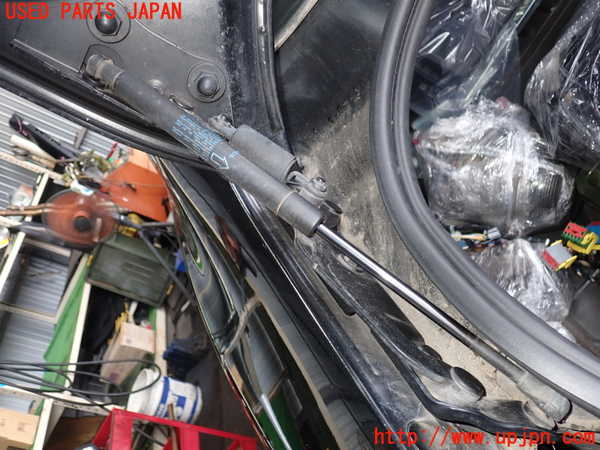 2UPJ-28891506]ジャガー・XF(J05FA)トランクダンパー 中古_m0002.jpg