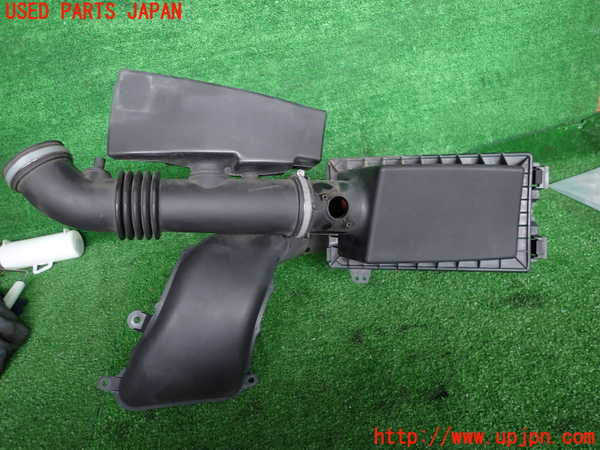 2UPJ-28892560]ジャガー・XF(J05FA)エアクリーナーボックス 中古_m0001.jpg