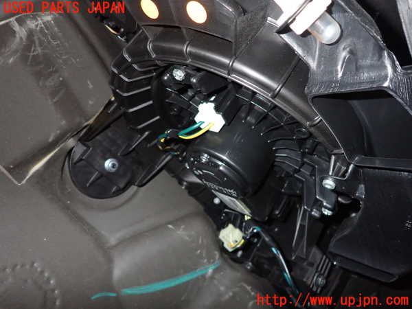 2UPJ-28896081]ジャガー・XF(J05FA)エバポレーター1 中古_m0003.jpg