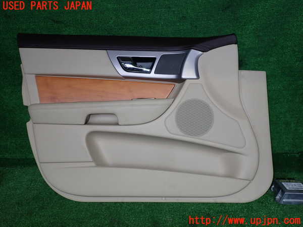2UPJ-28891264]ジャガー・XF(J05FA)左前ドア内張り 中古_m0001.jpg