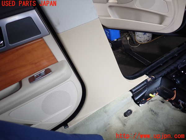 2UPJ-28897670]ジャガー・XF(J05FA)左センターピラートリム 中古_m0003.jpg