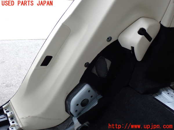 2UPJ-28917675]ポルシェ・パナメーラ S E-ハイブリッド(970CGEA)右リアピラートリム 中古_m0003.jpg