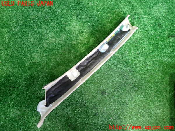 2UPJ-28927655]セルシオ(UCF31)右フロントピラートリム 中古_m0003.jpg