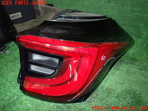 1UPJ-28931530]ヤリス(YARIS) ハイブリッド(MXPH10)右テールランプ 中古_m0001.jpg