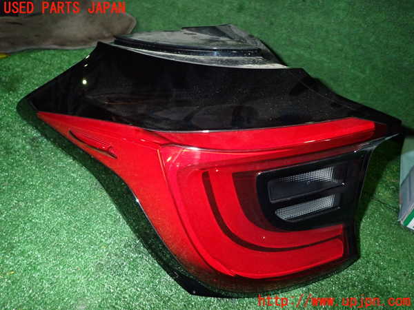 1UPJ-28931536]ヤリス(YARIS) ハイブリッド(MXPH10)左テールランプ 中古_m0001.jpg