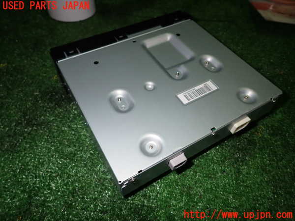 1UPJ-28936490]ヤリス(YARIS) ハイブリッド(MXPH10)DVDプレイヤー 中古_m0004.jpg