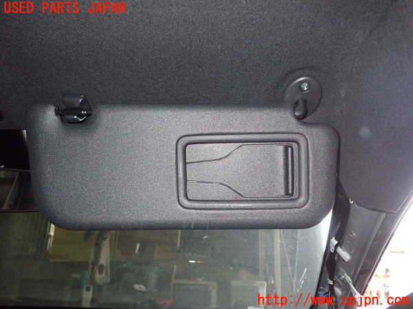5UPJ-28937625]ヤリス(YARIS) ハイブリッド(MXPH10)室内サンバイザー右側 中古_m0002.jpg