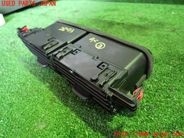 1UPJ-28937528]ヤリス(YARIS) ハイブリッド(MXPH10)エアコン吹き出し口3 (真中) 中古_m0002.jpg