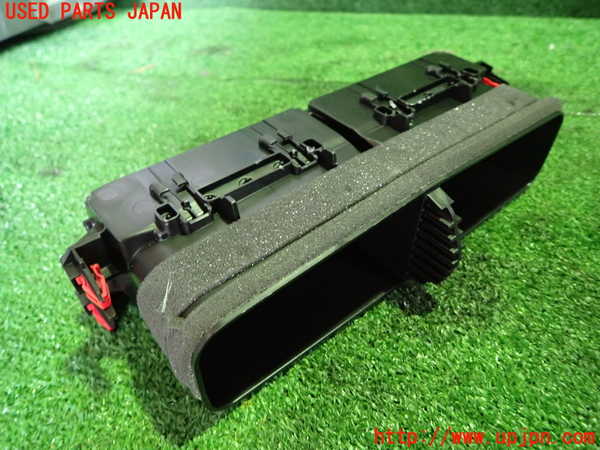 1UPJ-28937528]ヤリス(YARIS) ハイブリッド(MXPH10)エアコン吹き出し口3 (真中) 中古_m0003.jpg