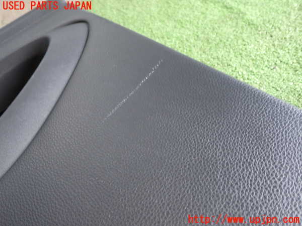1UPJ-28931324]ヤリス(YARIS) ハイブリッド(MXPH10)左後ドア内張り 中古_m0003.jpg
