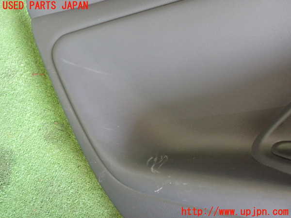 1UPJ-28931324]ヤリス(YARIS) ハイブリッド(MXPH10)左後ドア内張り 中古_m0004.jpg