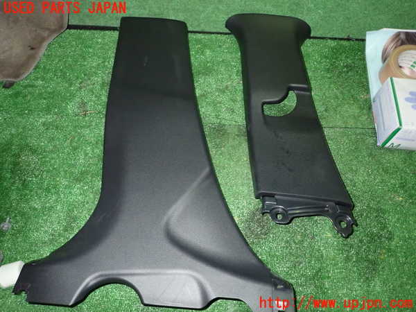5UPJ-28937670]ヤリス(YARIS) ハイブリッド(MXPH10)左センターピラートリム 中古_m0001.jpg