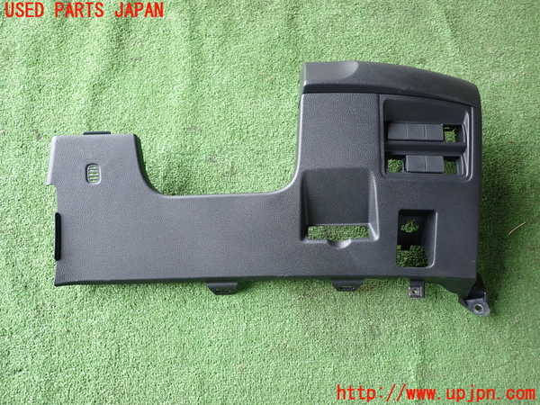 1UPJ-28937691]ヤリス(YARIS) ハイブリッド(MXPH10)内装トリム類1 中古_m0001.jpg