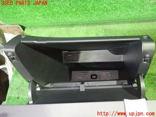 1UPJ-28947516]シトロエン・BERLINGO(ベルランゴ)(K9CYH01)グローブボックス1 中古_m0002.jpg