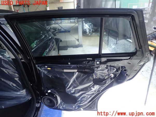 5UPJ-28961290]レヴォーグ(VN5)右後ドア AGC M2L4 中古_m0003.jpg