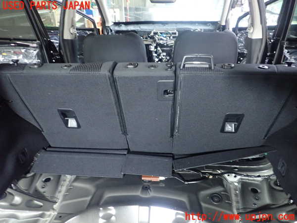 5UPJ-28967385]レヴォーグ(VN5)リアシート 中古_m0003.jpg