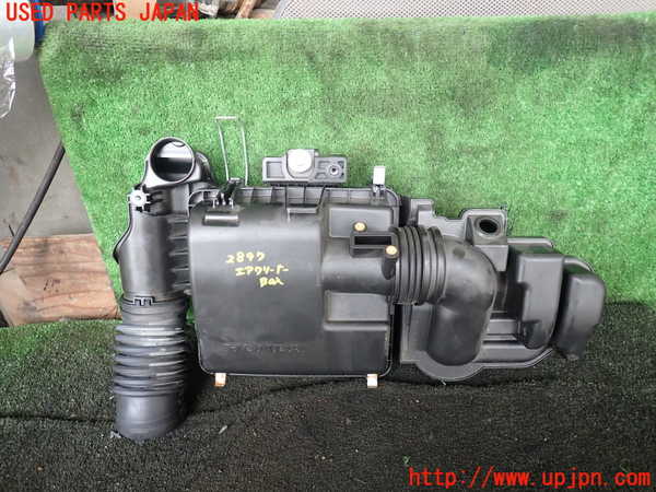 1UPJ-28972560]ヴェゼル ハイブリッド(e：HEV)(RV5)エアクリーナーボックス 中古_m0001.jpg