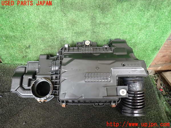 1UPJ-28972560]ヴェゼル ハイブリッド(e：HEV)(RV5)エアクリーナーボックス 中古_m0002.jpg