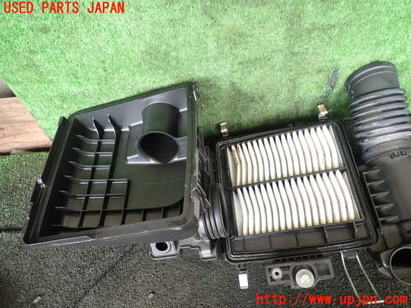 1UPJ-28972560]ヴェゼル ハイブリッド(e：HEV)(RV5)エアクリーナーボックス 中古_m0003.jpg