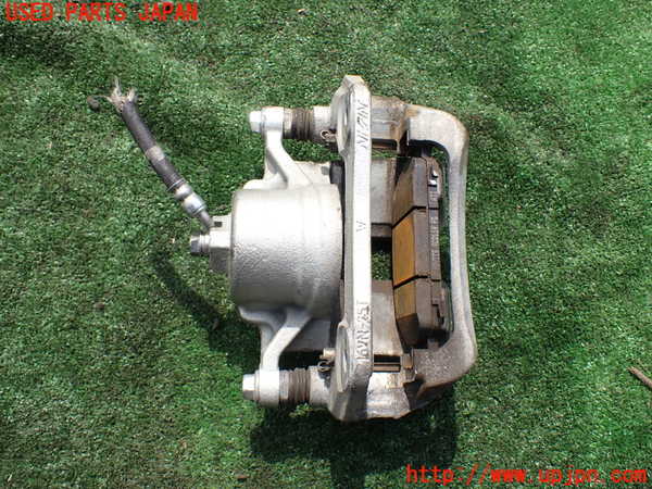 1UPJ-28974080]ヴェゼル ハイブリッド(e：HEV)(RV5)右フロントキャリパー 中古_m0002.jpg