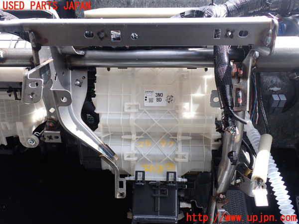 1UPJ-28976081]ヴェゼル ハイブリッド(e：HEV)(RV5)エバポレーター1 中古_m0001.jpg